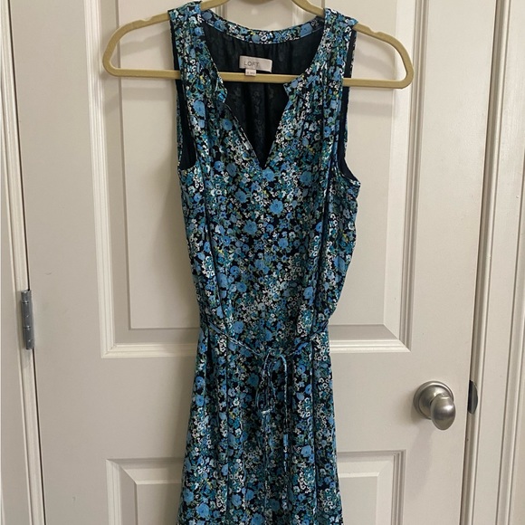 LOFT sleeveless floral dress with tie waist. Size Medium - Picture 2 of 5